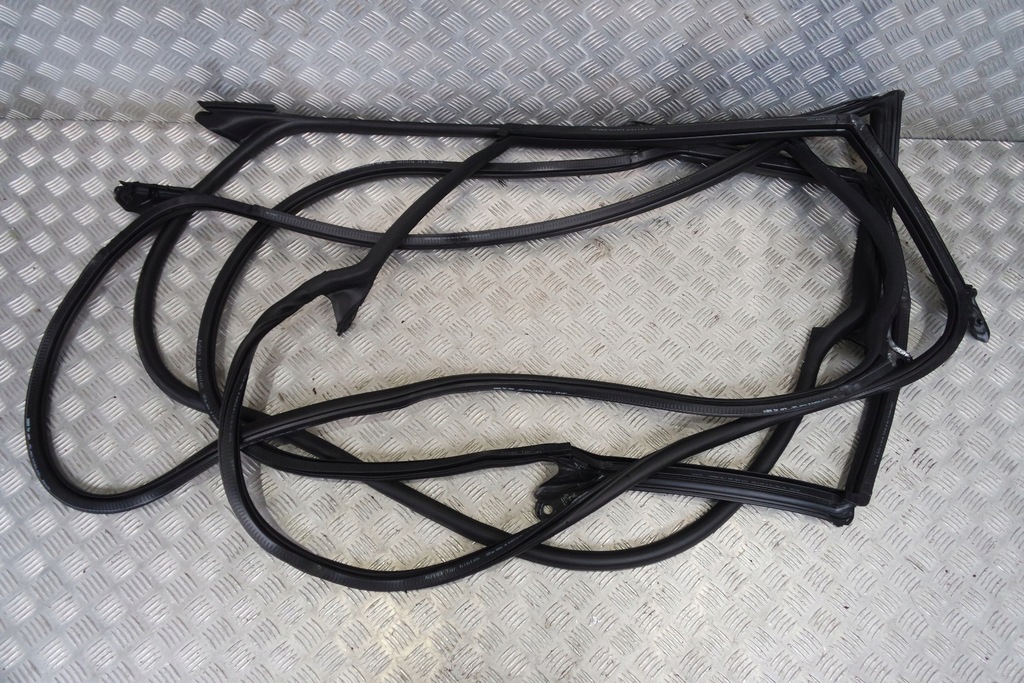 фото №1, Audi s7 a7 4k8 прокладка двері ліва права задня задня