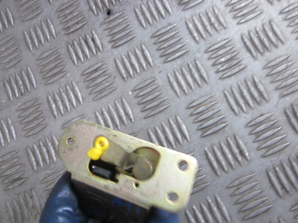 фото №4, Замок кришки задня mitsubishi carisma 95-99r hb