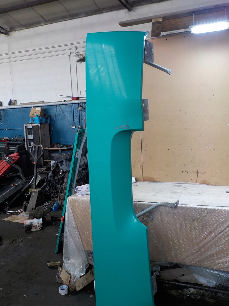 фото №1, Ветровик правая спойлер задняя premium 440 dxi