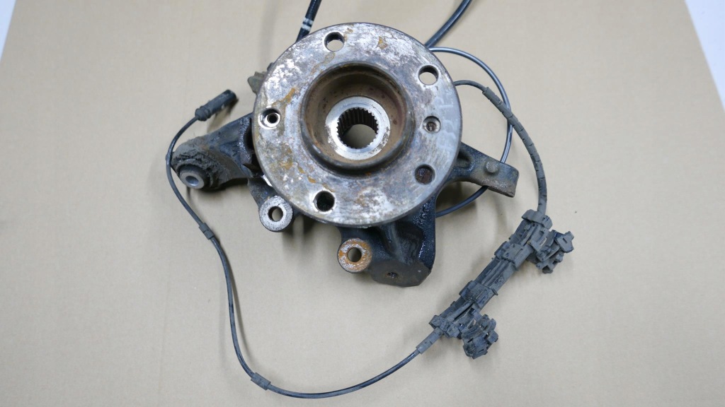 фото №1, Bmw f32 поворотный кулак ступица правый задняя 6797515