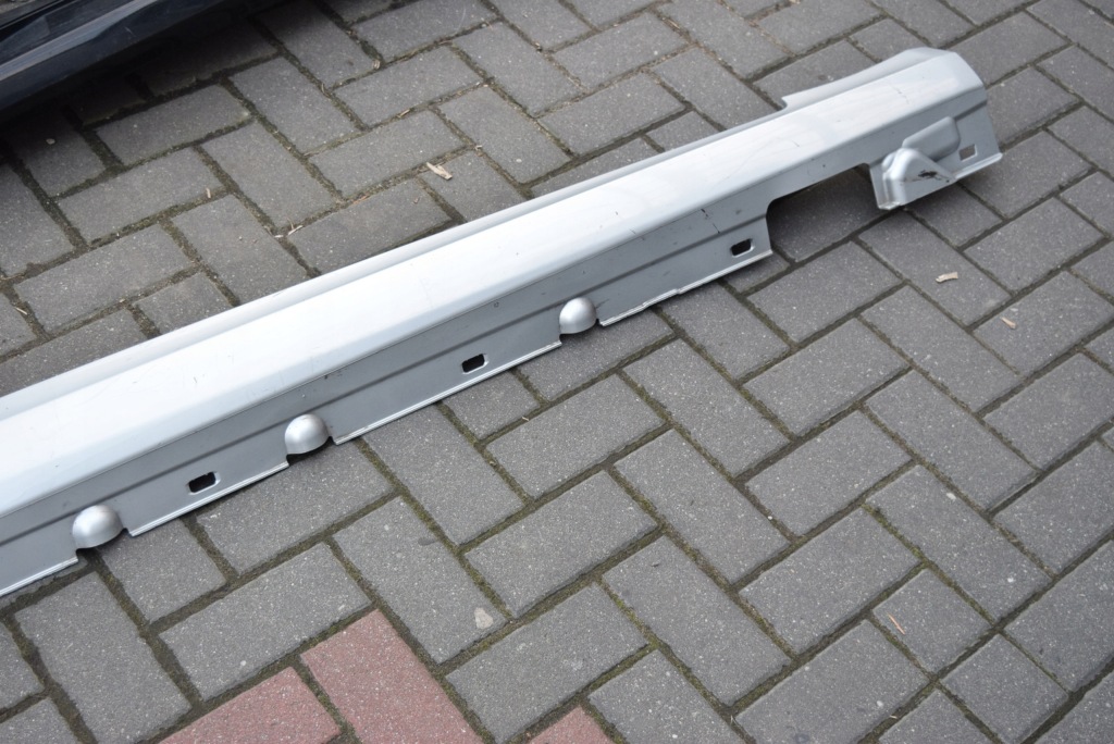 Купить Mercedes w207 купе накладка  порога  правая a2076901640