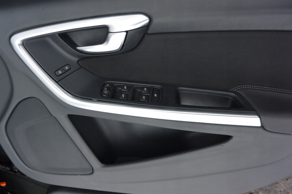 фото №13, Сиденья подогрев заднее сиденье обшивки volvo v60 lift