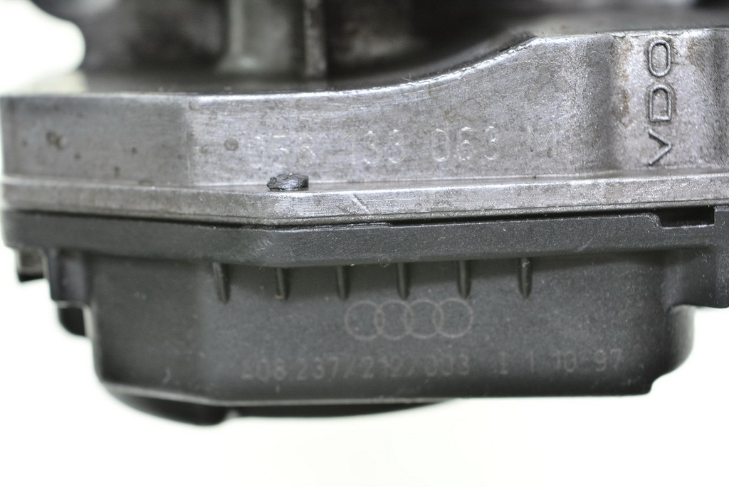 фото №7, Дросельна заслінка audi a4 b5 1.8 058133063m