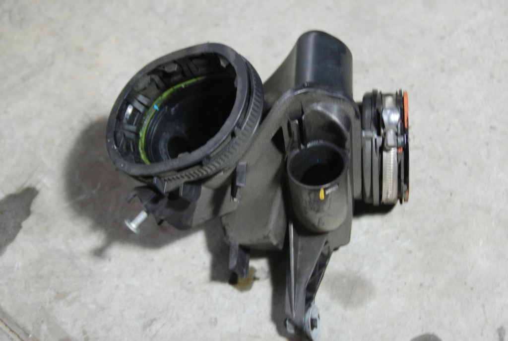 фото №3, W213 e220 труба резонатор воздуха a6540904300