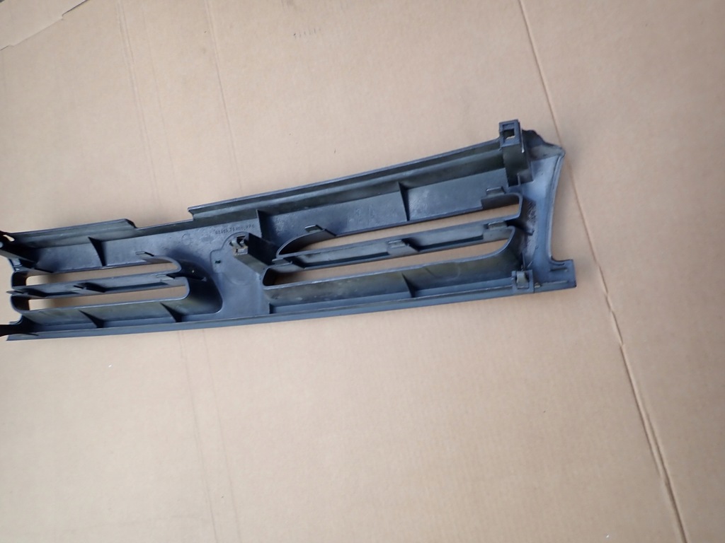 фото №5, Nissan primera kombi w10 1990- 1994 решітка радіатора решітка