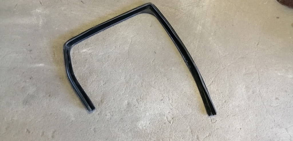 фото №1, Mitsubishi colt 04-12 прокладка дверь правый задняя