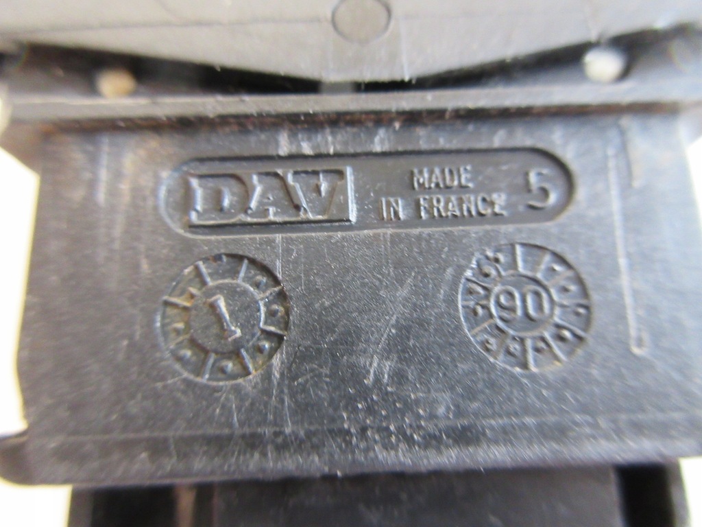 фото №8, Вимикач регулювання спинка сидіння renault 19 21