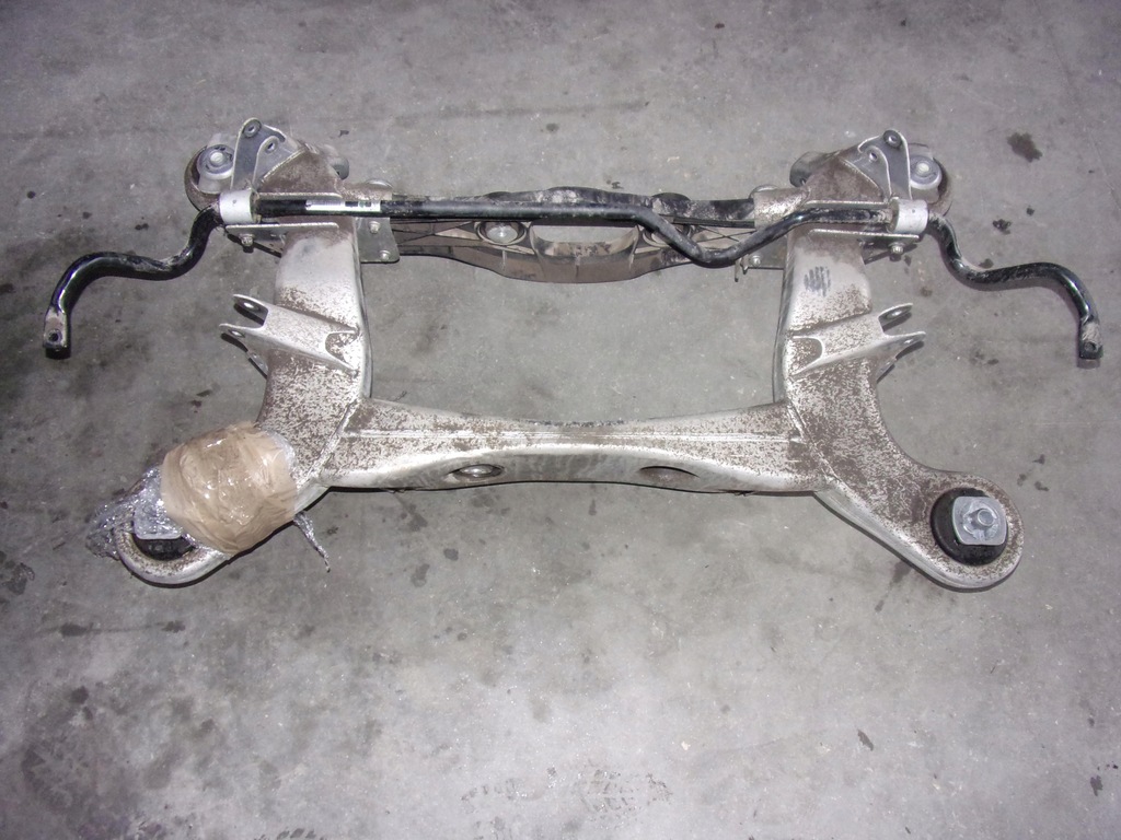 фото №1, Mercedes w222 s-klasa подрамник задняя задние оригинал !!