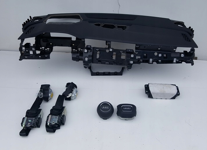 фото №1, Audi q8 приборная панель консоль подушка безопасности подушки безопасности ремни