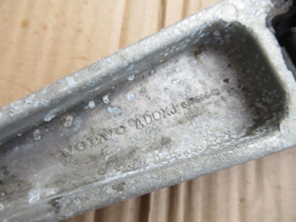 фото №2, Volvo v40 кронштейн