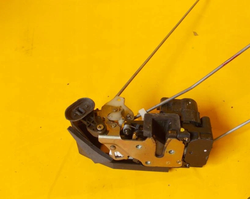 фото №1, Alfa romeo 156 04r замок дверь передних правых