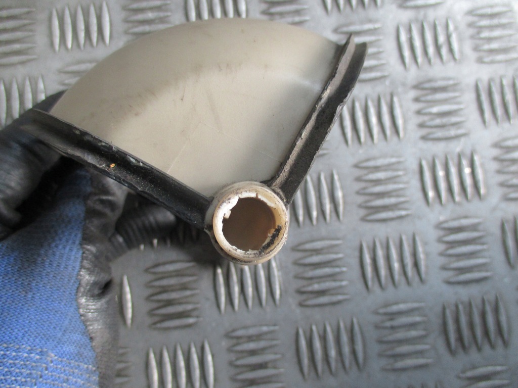 фото №5, Кришка обігрівача peugeot 407 04-11