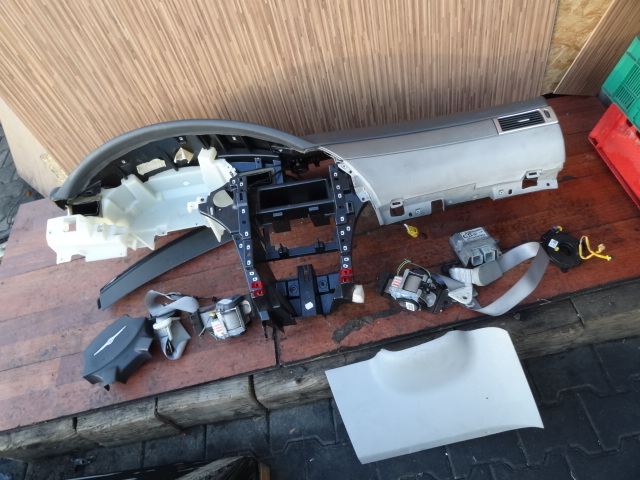 фото №1, Chrysler pacifica 2007 приборная панель подушки безопасности ремни датчик