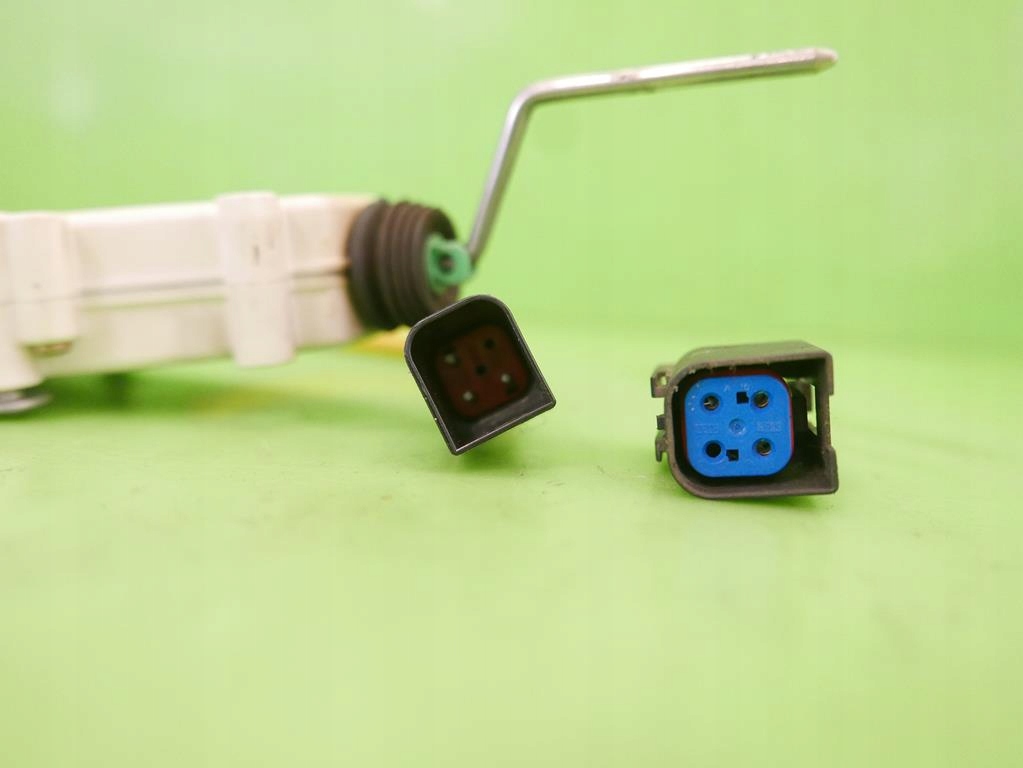 фото №8, Привід кришка заливної пального ford galaxy mk1 95-00