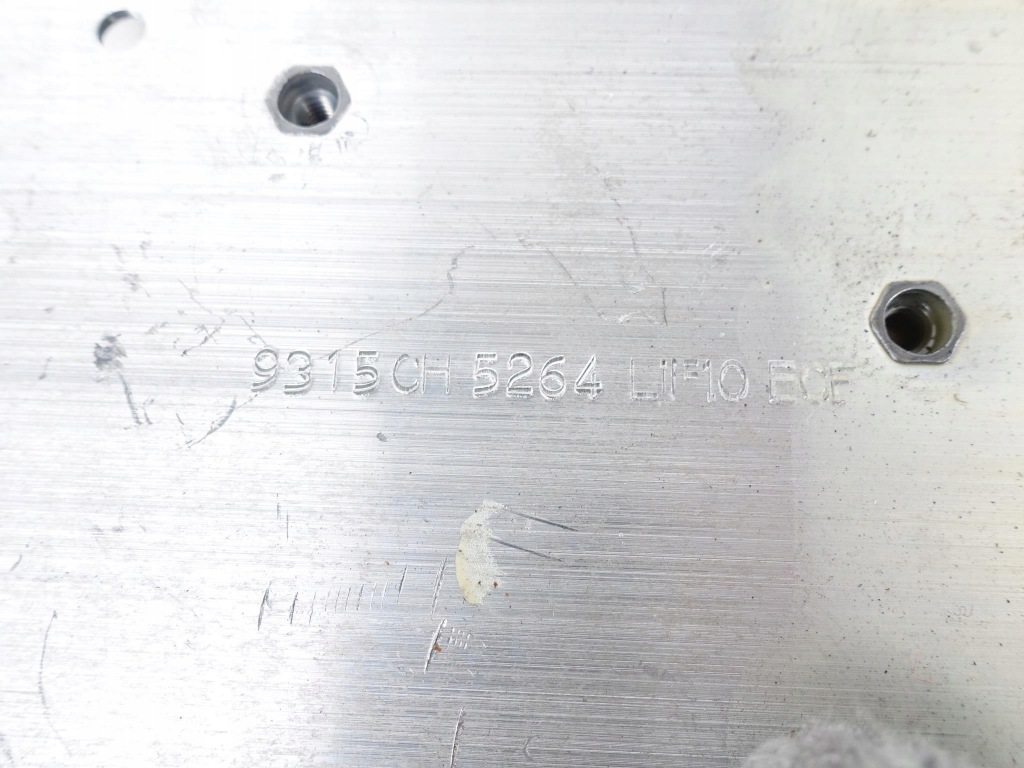 Bmw 5 f10 f11 кронштейн  бампера балка ремень l или p Цена