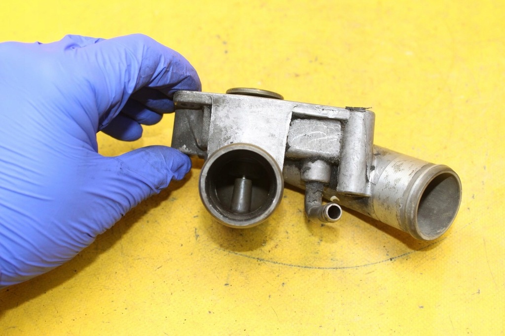 фото №5, Корпус термостата vectra c 2.2 dti