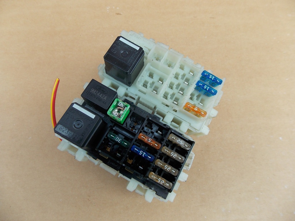 фото №1, Galaxy mk3 2.0 tdci d4204t коробка предохранителей