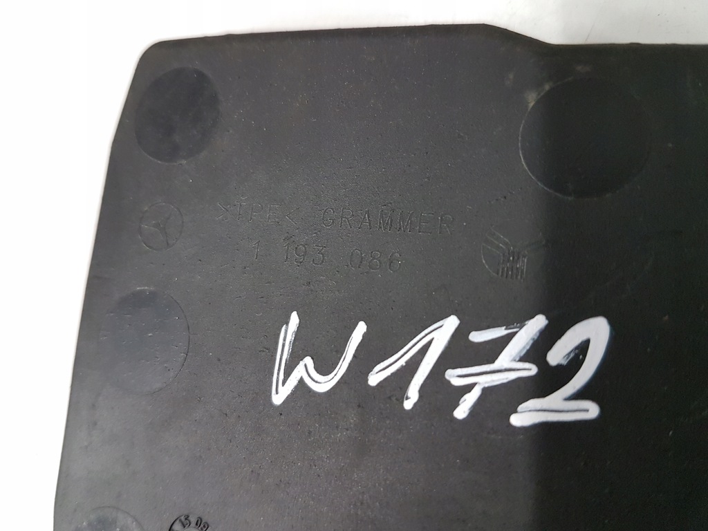 фото №3, Подкладка резинка бардачка mercedes slk slc w172 r172