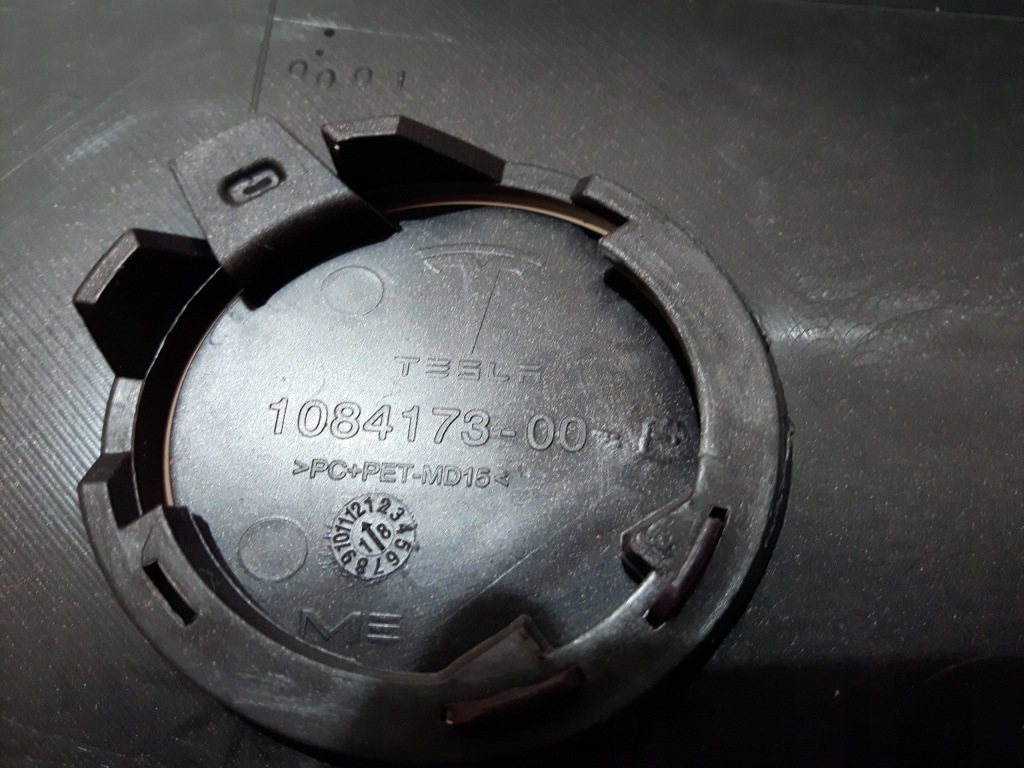 Бампер передний перед tesla 3 17- 1084173-00 Цена