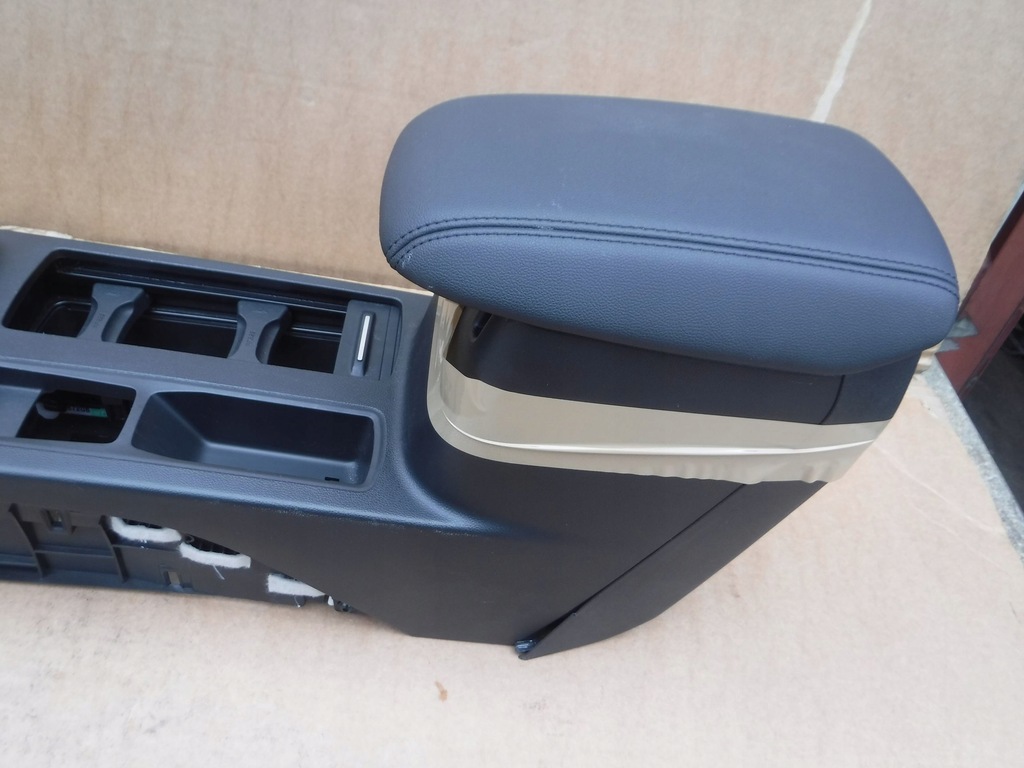 фото №10, Подлокотник ford focus mk4