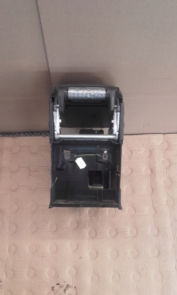 фото №4, Подлокотник vw golf v vi 1k5 864 251c