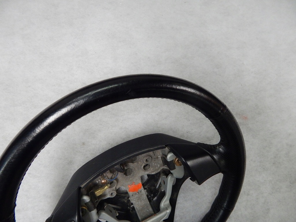 фото №8, Mazda 5 - воздуховод кожа oryg