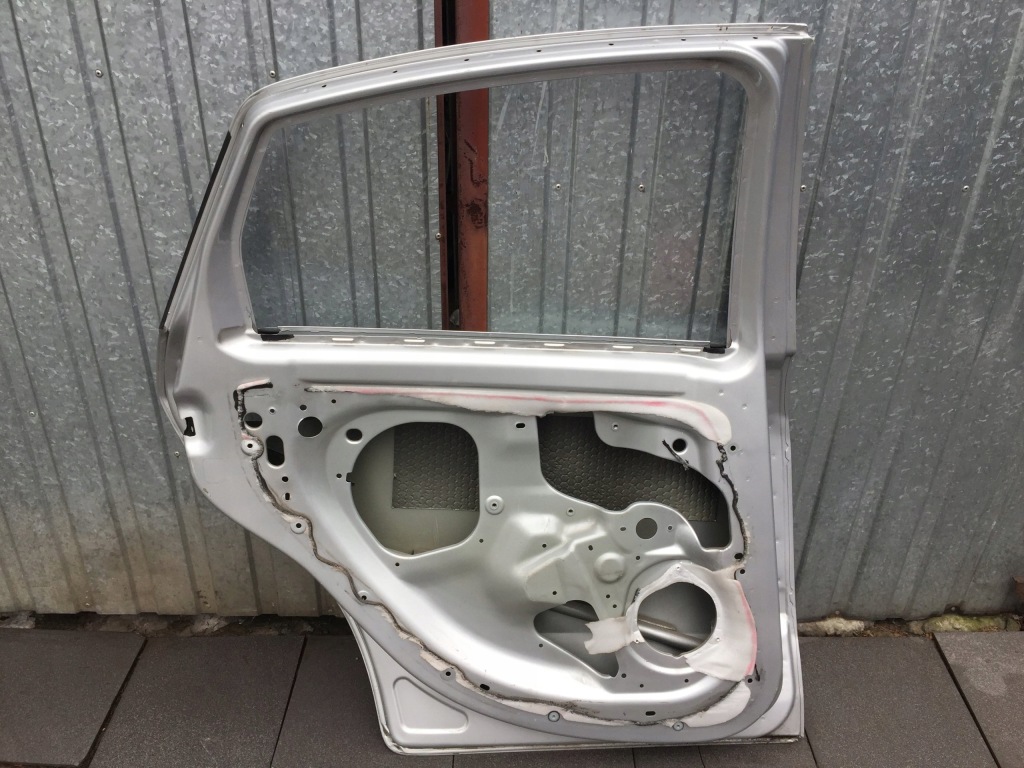 Fiat linea левая дверь задняя задние задние 2007- Цена