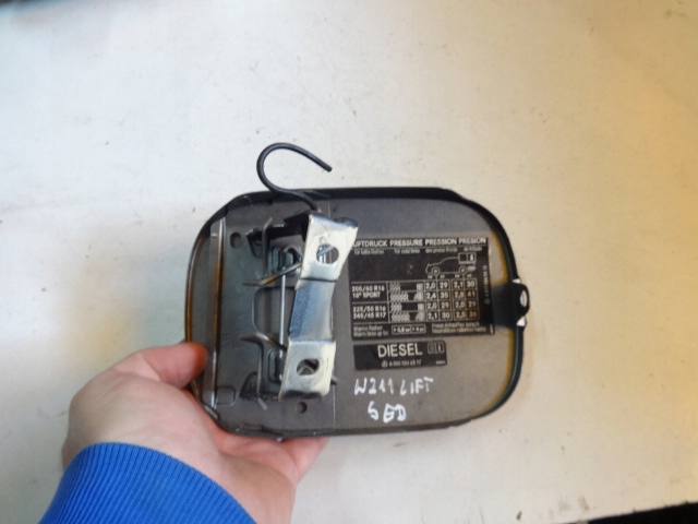 фото №2, Mercedes e klasa w211 sedan крышка заливной топлива