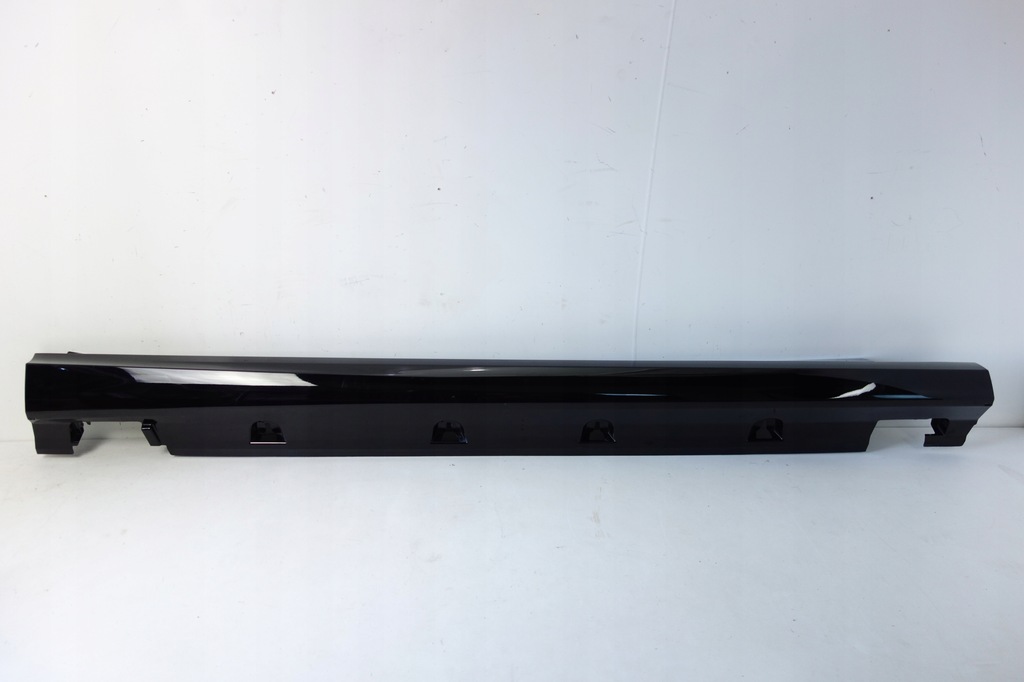 фото №1, Молдинг поріг права mercedes gle w166 amg