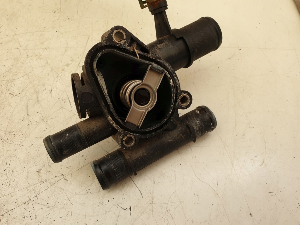 фото №2, Корпус термостата renault megane i 1.9 dti eu