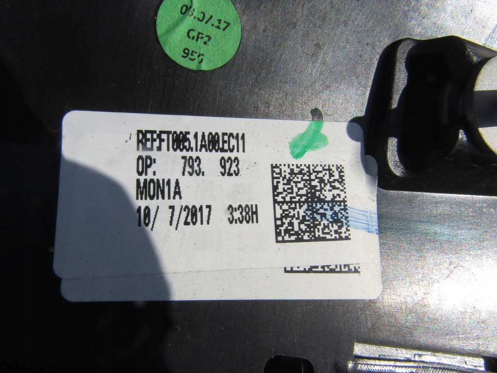 фото №6, Накладка крышки задний maserati levante 16-19 cała