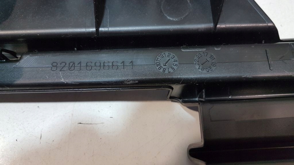 фото №7, Решітка радіатора решітка бампера renault megane iv 4 середина