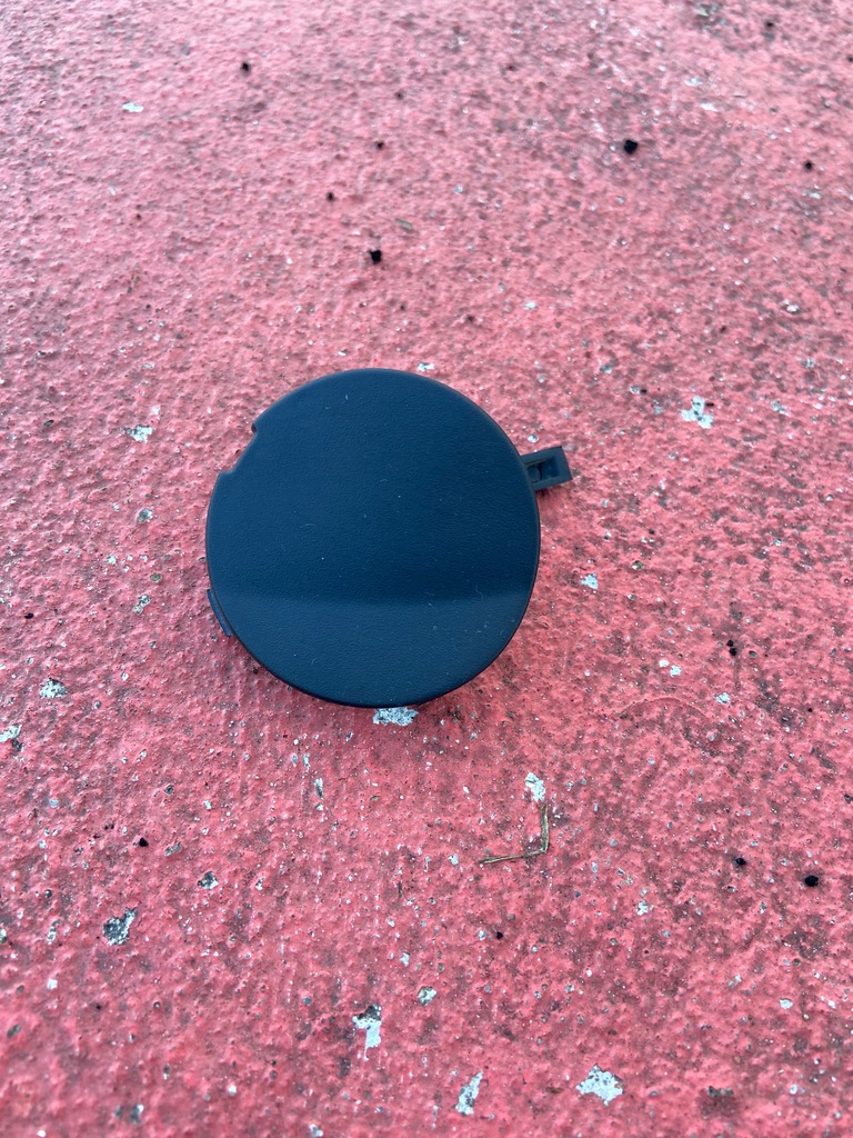 фото №1, Заглушка бампера фаркоп задняя dacia dokker