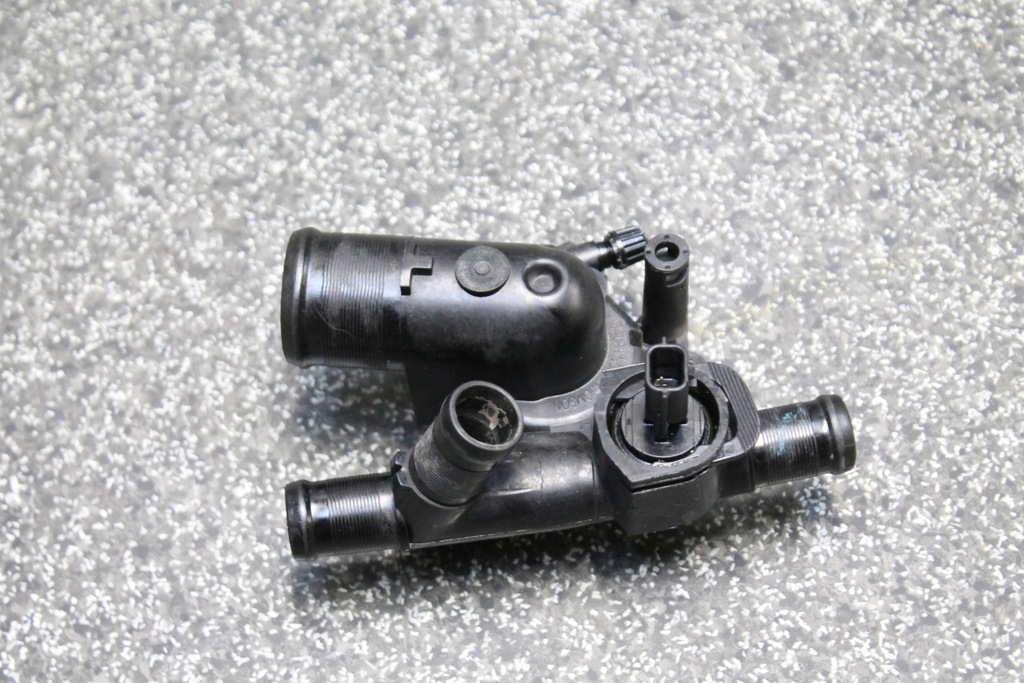 фото №1, Trafic vivaro 2.0 cdti m9r термостат корпус