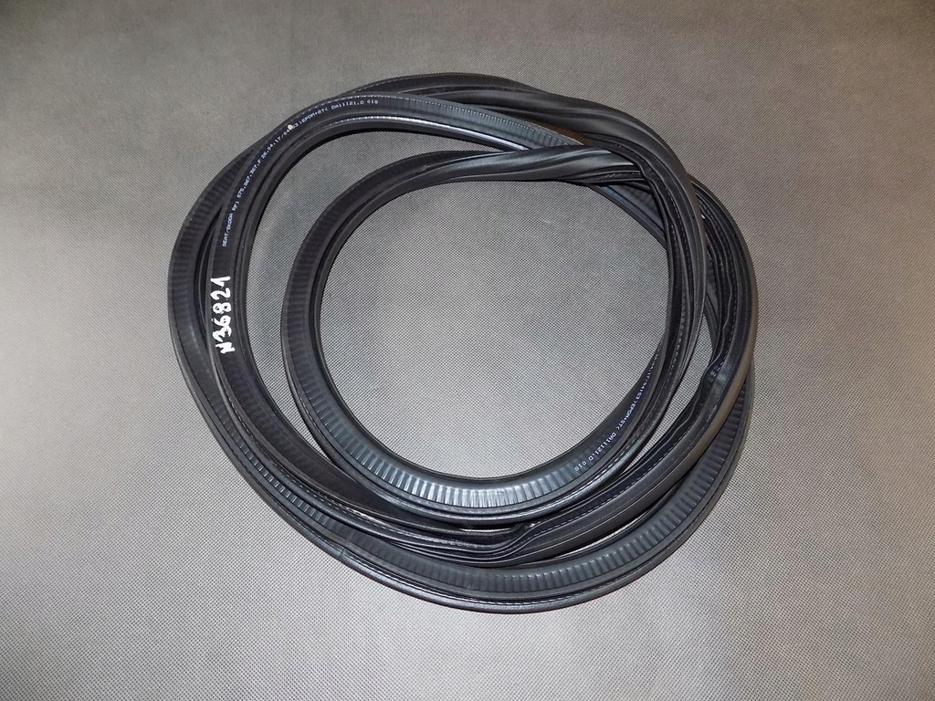 фото №1, Skoda karoq прокладка дверь 575867367f