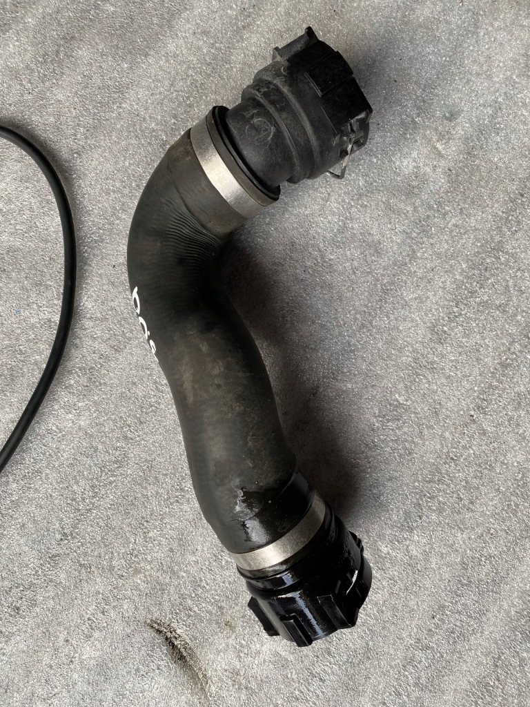 Купить 225a bmw f15 f16 x5 x6 труба пабтрубок  шланг 8517969