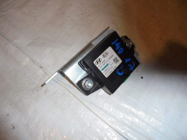 фото №1, Hyundai i40 модуль датчик кренa 95775-3z000