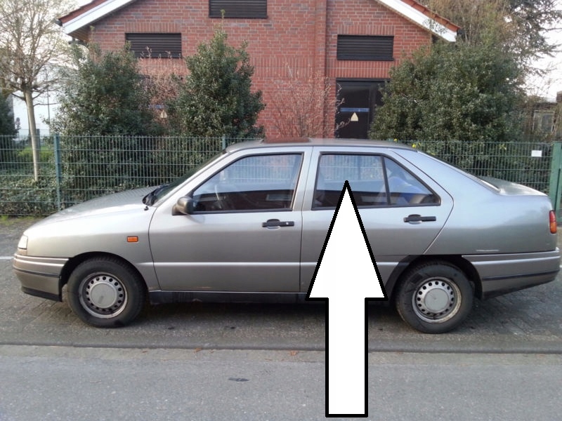 фото №1, Стекло дверная левая задняя большая seat toledo i 1l 91-