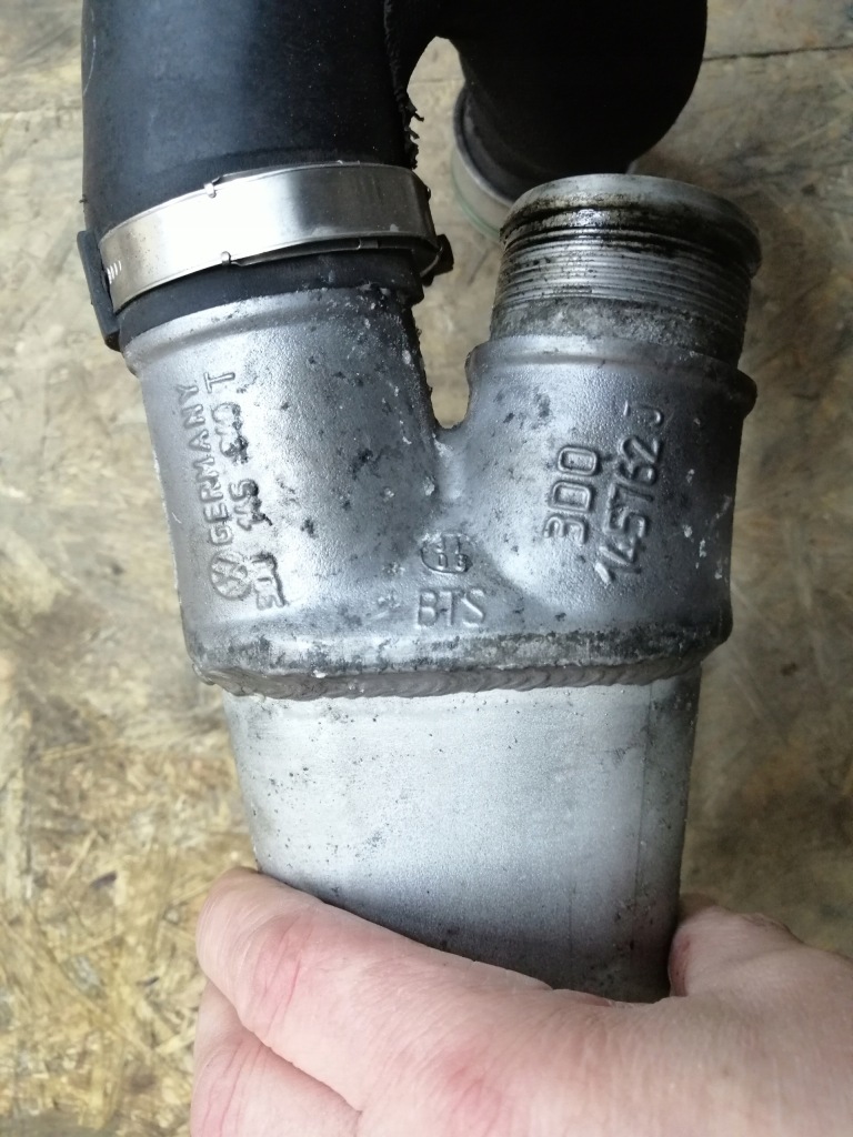 Phaeton 3.0 tdi патрубок шланг труба 3d0145762j 2009r Доставка