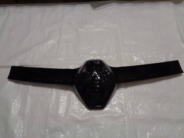 фото №1, Dacia logan решітка радіатора решітка радіатора значок 623825400r