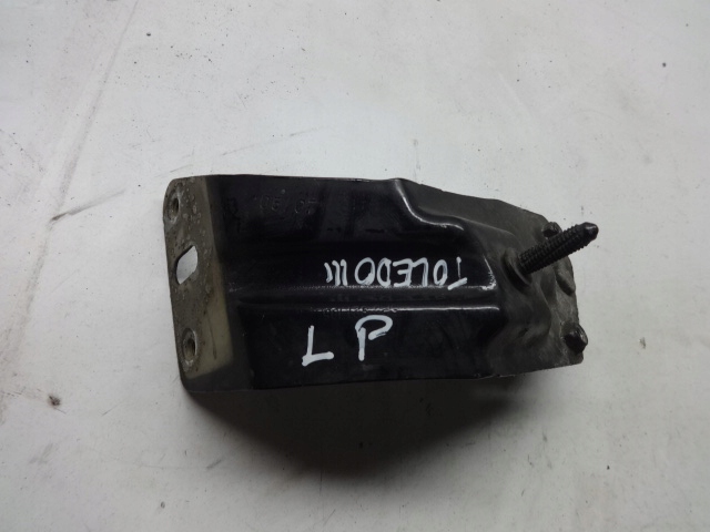 фото №1, Seat toledo iii 04r- кронштейн крыла левый перед