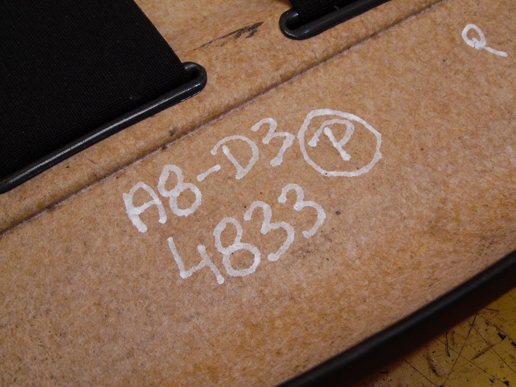 фото №4, Задня захист сидіння правий перед czarna audi a8 d3