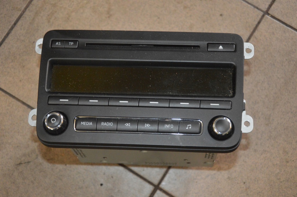 фото №1, Skoda roomster радио mp3 5j0035161g