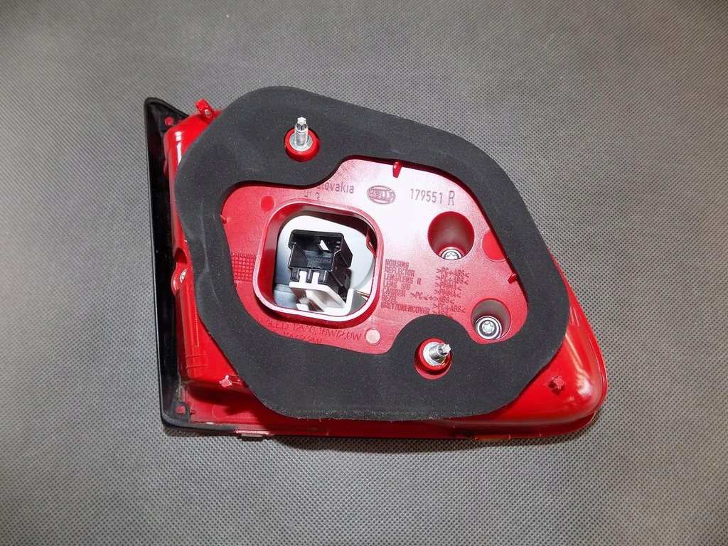 фото №2, Vw passat b7 лампа крышки правая led