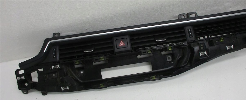 фото №6, Решітка обдув середня audi a4 b9 8w 8w1820902a