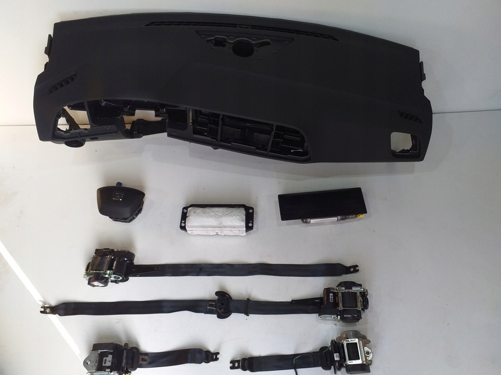 фото №1, Seat ateca панель приладів консоль подушка безпеки подушки безпеки ремені