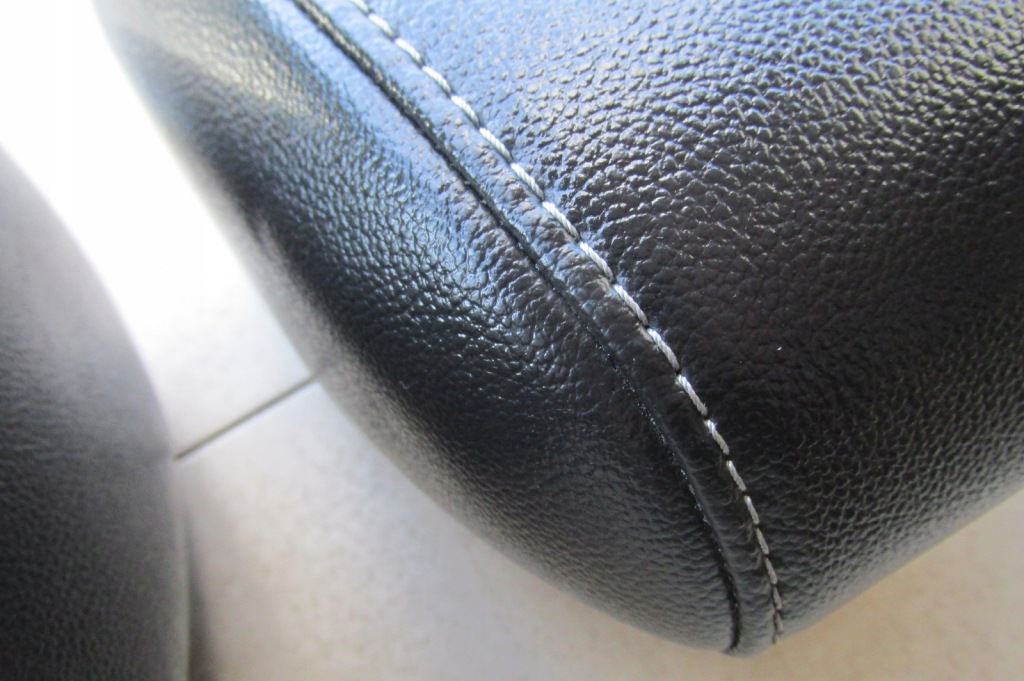 фото №6, Підголівник перед білий нитка шкіра focus mk3 2013