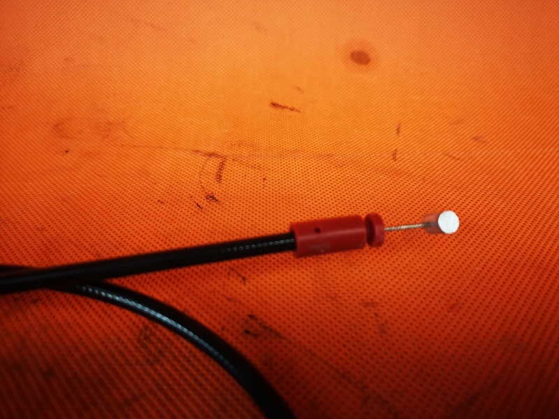 фото №5, Volvo v40 ii трос капот ручка 31278799 31278800