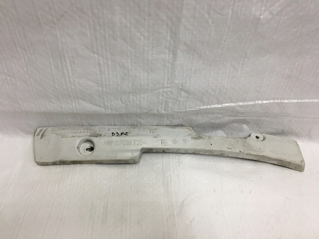 фото №1, Mercedes w205 amg молдинг a2058857204