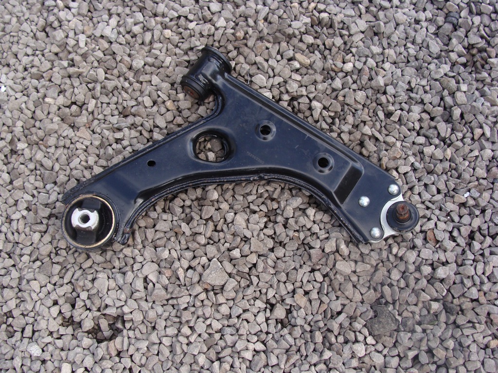 фото №1, Рычаг правый alfa romeo mito !!!